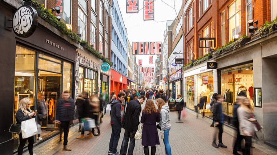 Menschen in Carnaby Street, London