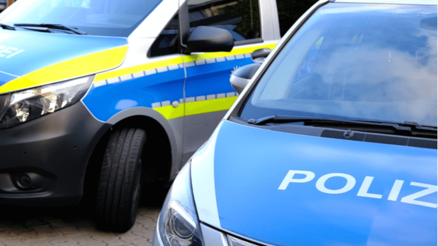 Polizeiautos während einer Kontrolle