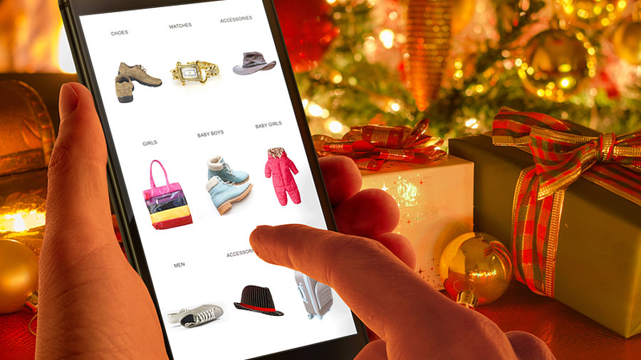 Online-Shopping zu Weihnachten auf dem Smartphone