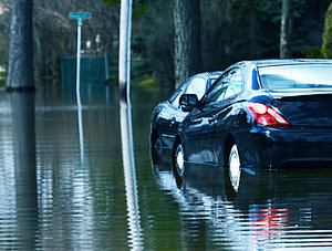 Auto im Wasser