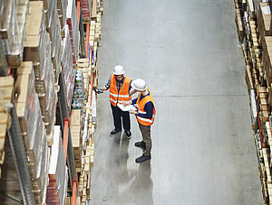 Arbeiter im Logistiklager