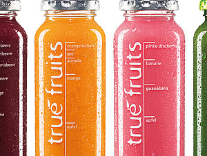 Verschiedene Smoothies der Firma True Fruits