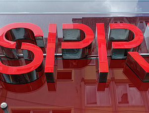 Esprit Logo an einer Filiale