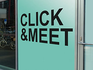 Click &amp; Meet Schriftzug am Laden