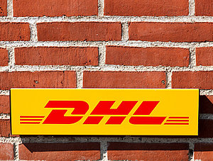 DHL-Schriftzug