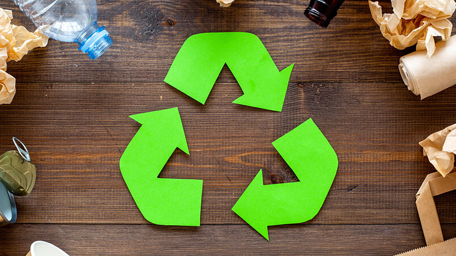 Recycling Symbol aus Papier
