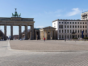 Berlin: Leeres Brandenburger Tor