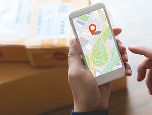 Paket-Tracking-App auf Smartphone