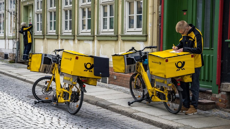 Briefträger der Deutschen Post