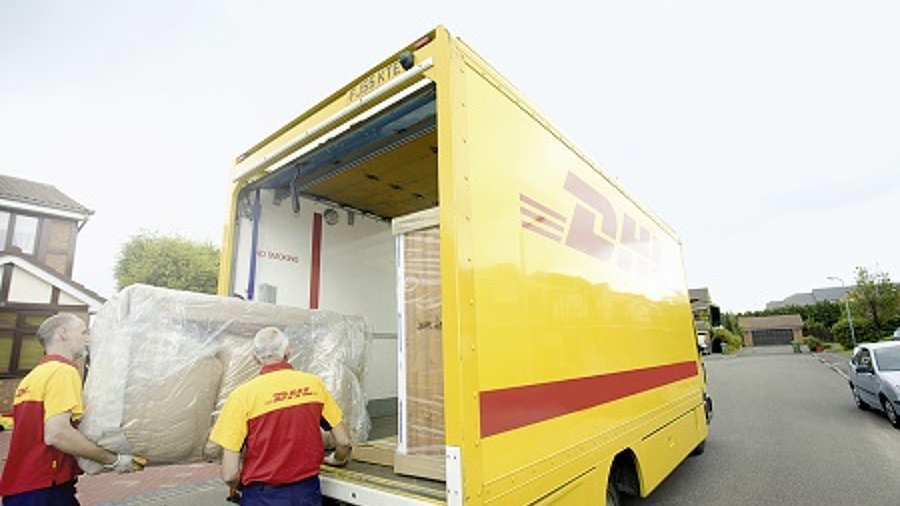 DHL-Paketmitarbeiter