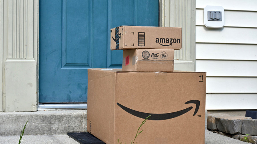 Paket mit Amazon-Smile drauf