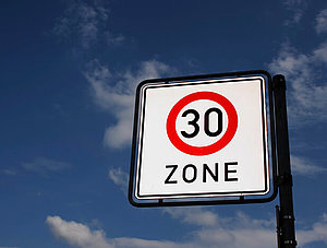 30-Zone-Schild