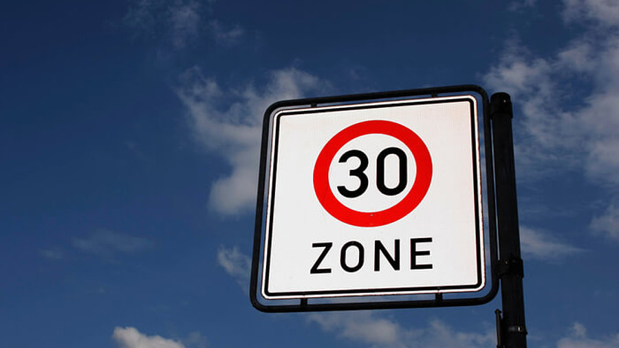 30-Zone-Schild