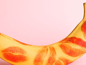 Sextoys: Banane mit K&uuml;ssen