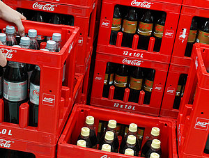 Coca-Cola-Kisten im Supermarkt