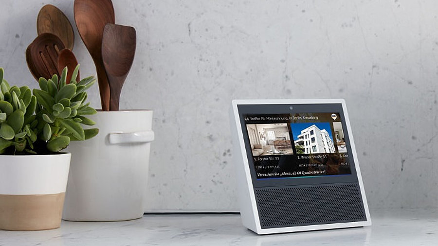 Echo Show mit Wohnungsbildern