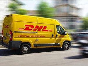 DHL-Fahrzeug in Mailand, Italien