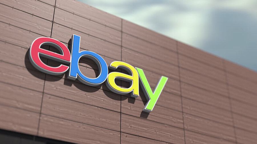 Ebay-Logo auf einem Geb&auml;ude