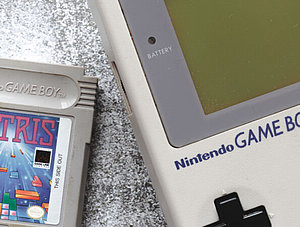 Gameboy mit dem ber&uuml;hmten Videospiel Tetris