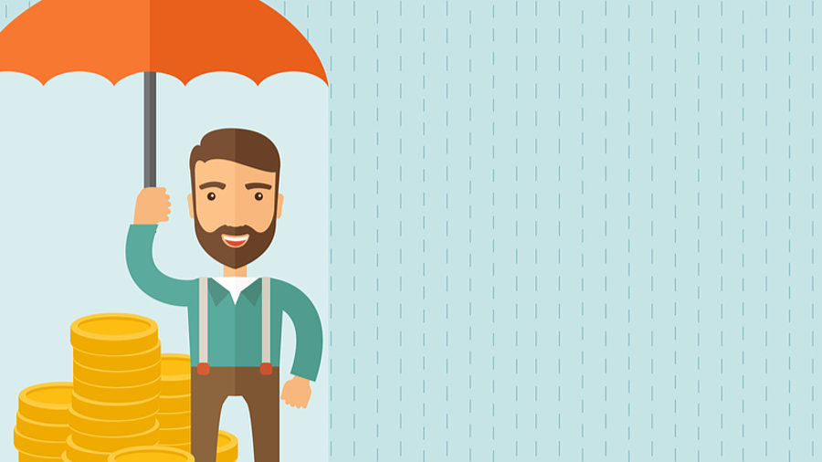 Mann mit Schirm und Geld unter Regen