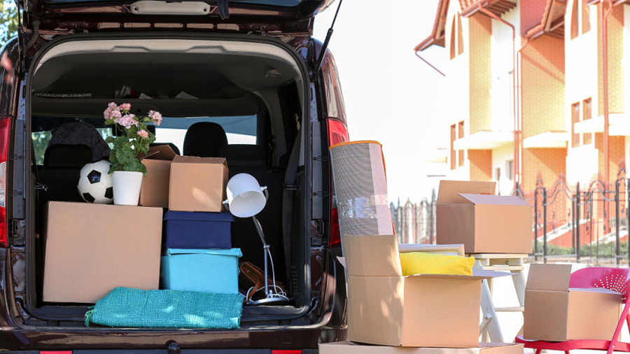 Vollgepacktes Auto mit Umzugssachen