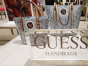 Guess Handtaschen und Logo