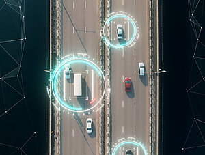 Fahrzeuge auf Brücke mit Tracking-Symbol