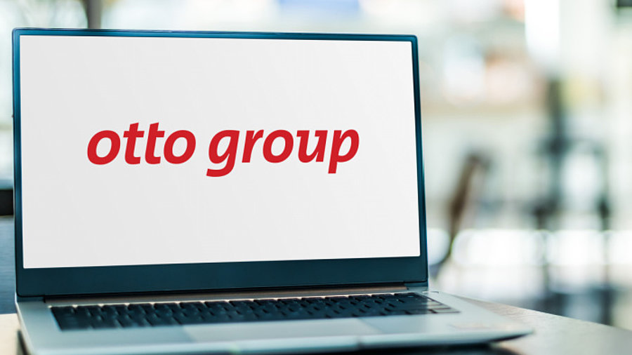 Otto Group Logo auf Laptop