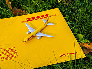 DHL Umschlag