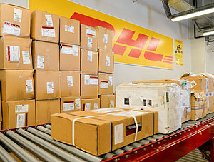 DHL Pakete bei der Abwicklung