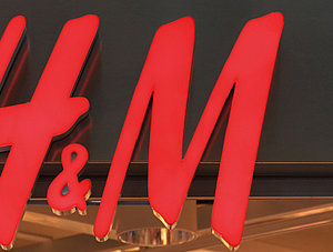 H&amp;M-Logo an Filiale