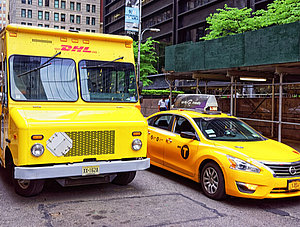 DHL Van USA und Taxi