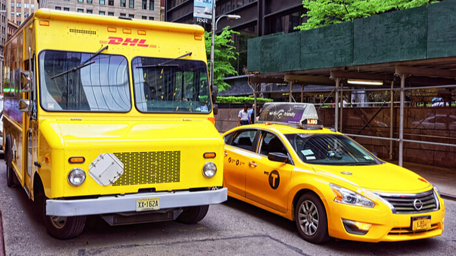 DHL Van USA und Taxi