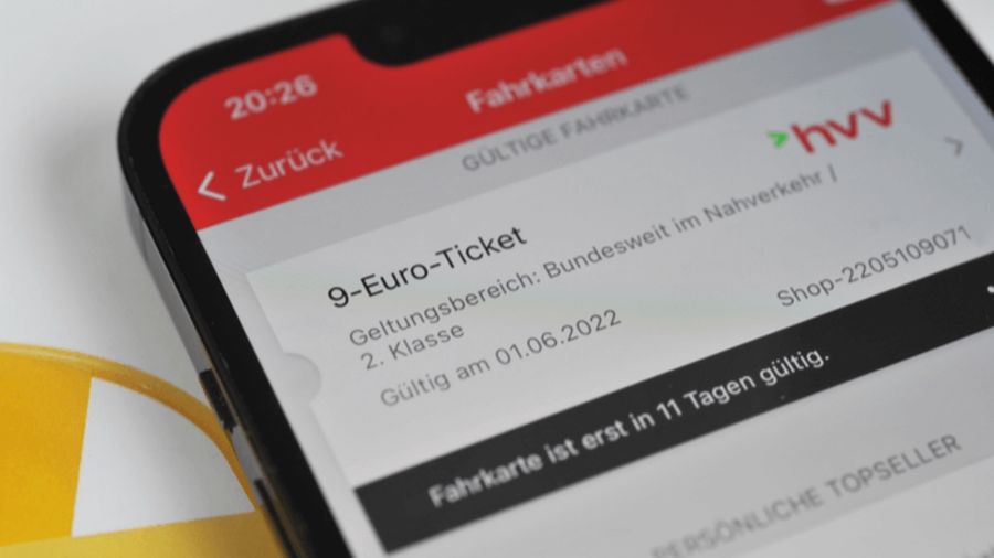 9-Euro-Ticket auf Smartphone