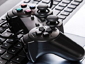 Gamepad auf einer Tastatur