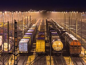 Güterbahnhof bei Nacht