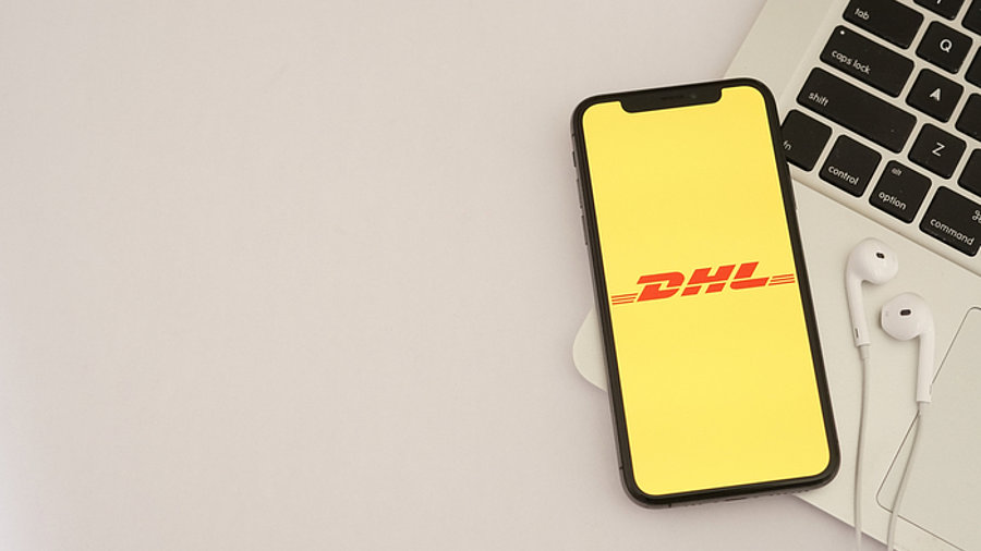 DHL auf Smartphone