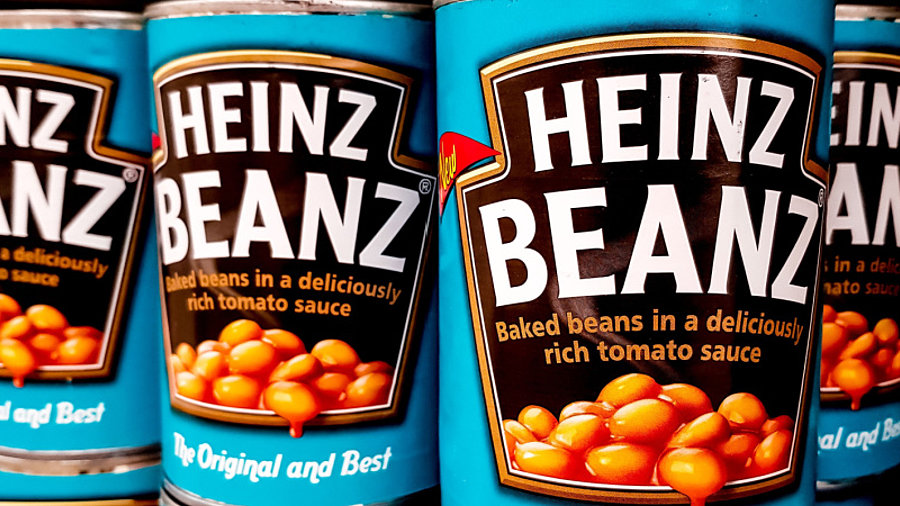 Gestapelte Dosen von Heinz Beanz