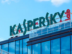 Logo von Kaspersky an Zentrale in Moskau