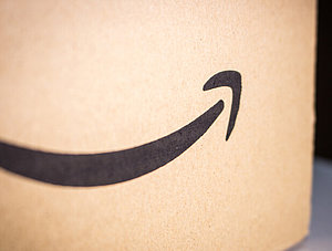 Hervorragende Quartalszahlen: Amazon-Paket mit einem Lächeln