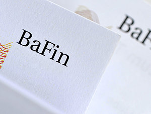 Dokumente mit Logo der BaFin