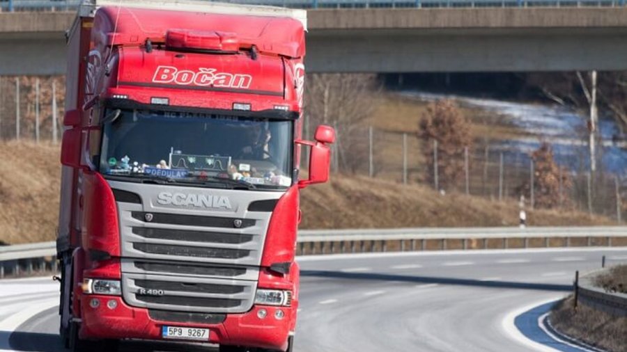 LKW auf Autobahn