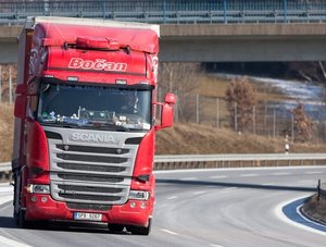 LKW auf Autobahn