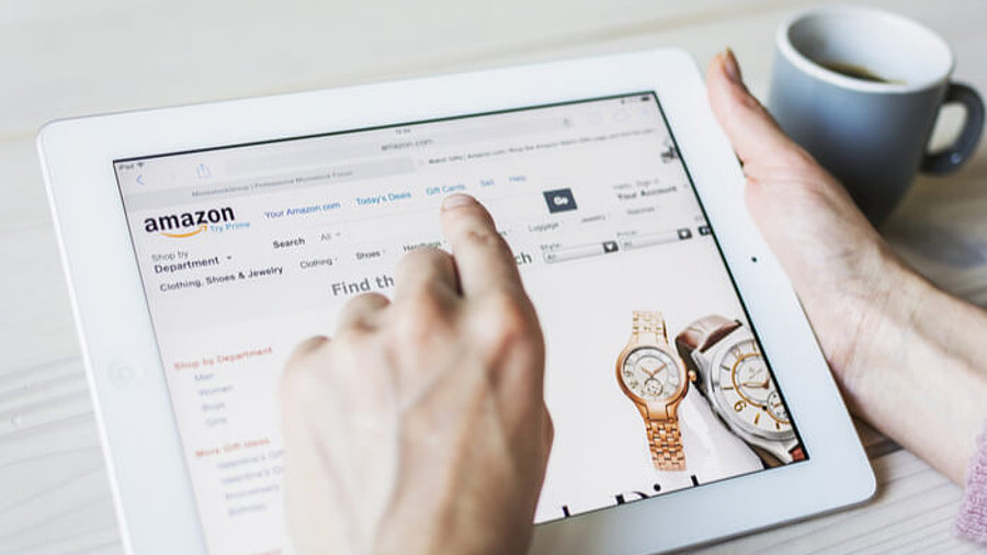 Amazon-Webseite auf Tablet