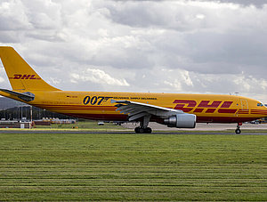 DHL Express Flugzeug Flughafen East Midlands