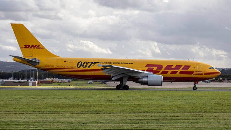 DHL Express Flugzeug Flughafen East Midlands