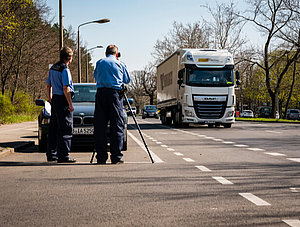 Lkw Geschwindigkeitskontrolle Polizei