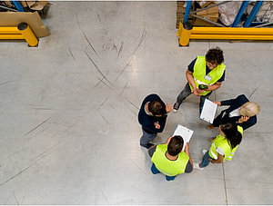 Logistische Arbeiter in einem Lager