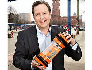 Ralf Kleber mit der Rohrpost