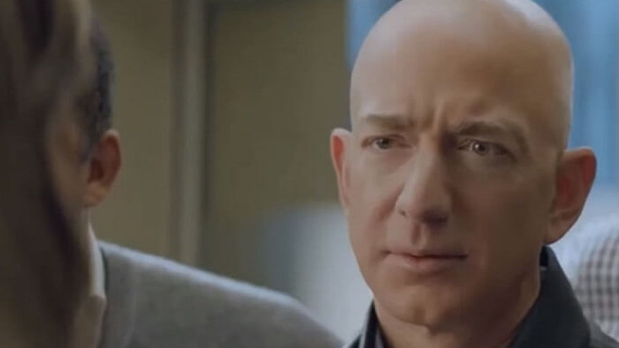 Jeff Bezos im Super-Bowl-Werbespot von Amazon